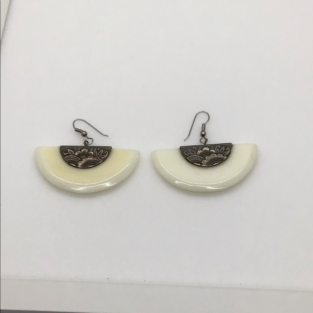Earring - Picture 2 of 2